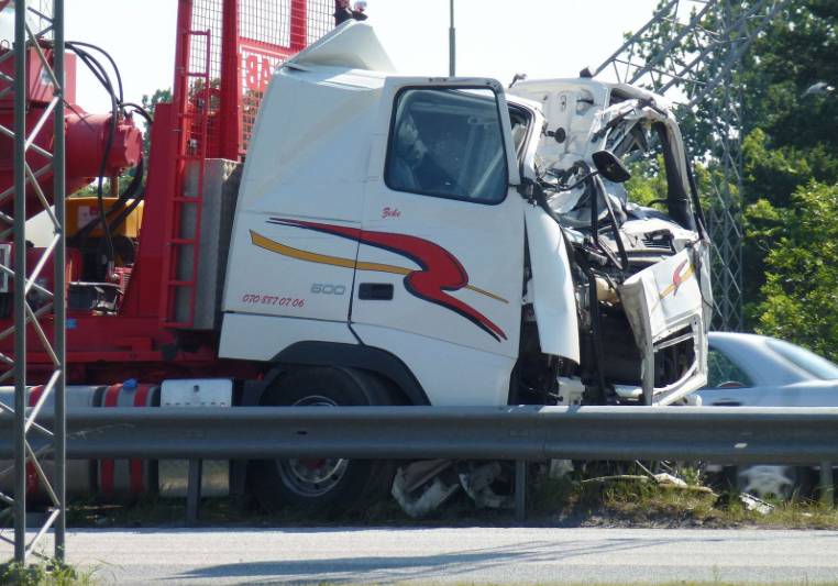 Trafikolycka utanför Skara orsakar trafikstörningar på väg 184