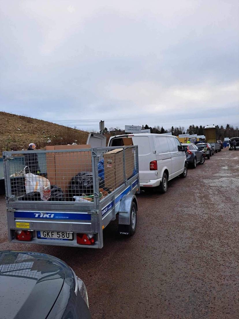 Fullt ös på Rödjorna när Skara vill ha rent hus inför nya året.