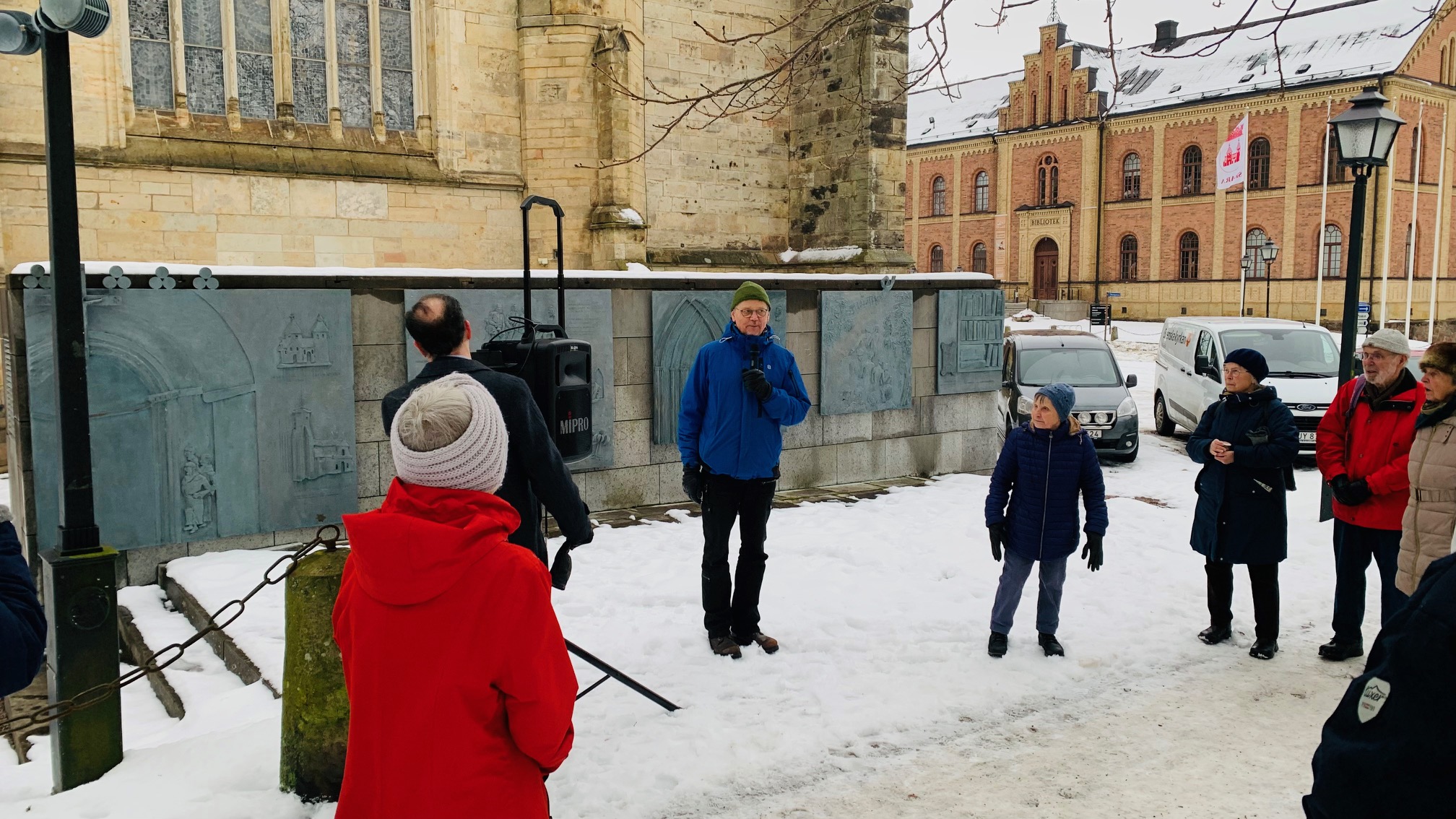 Andra advent firades med ny lucköppning i Skaras levande adventskalender