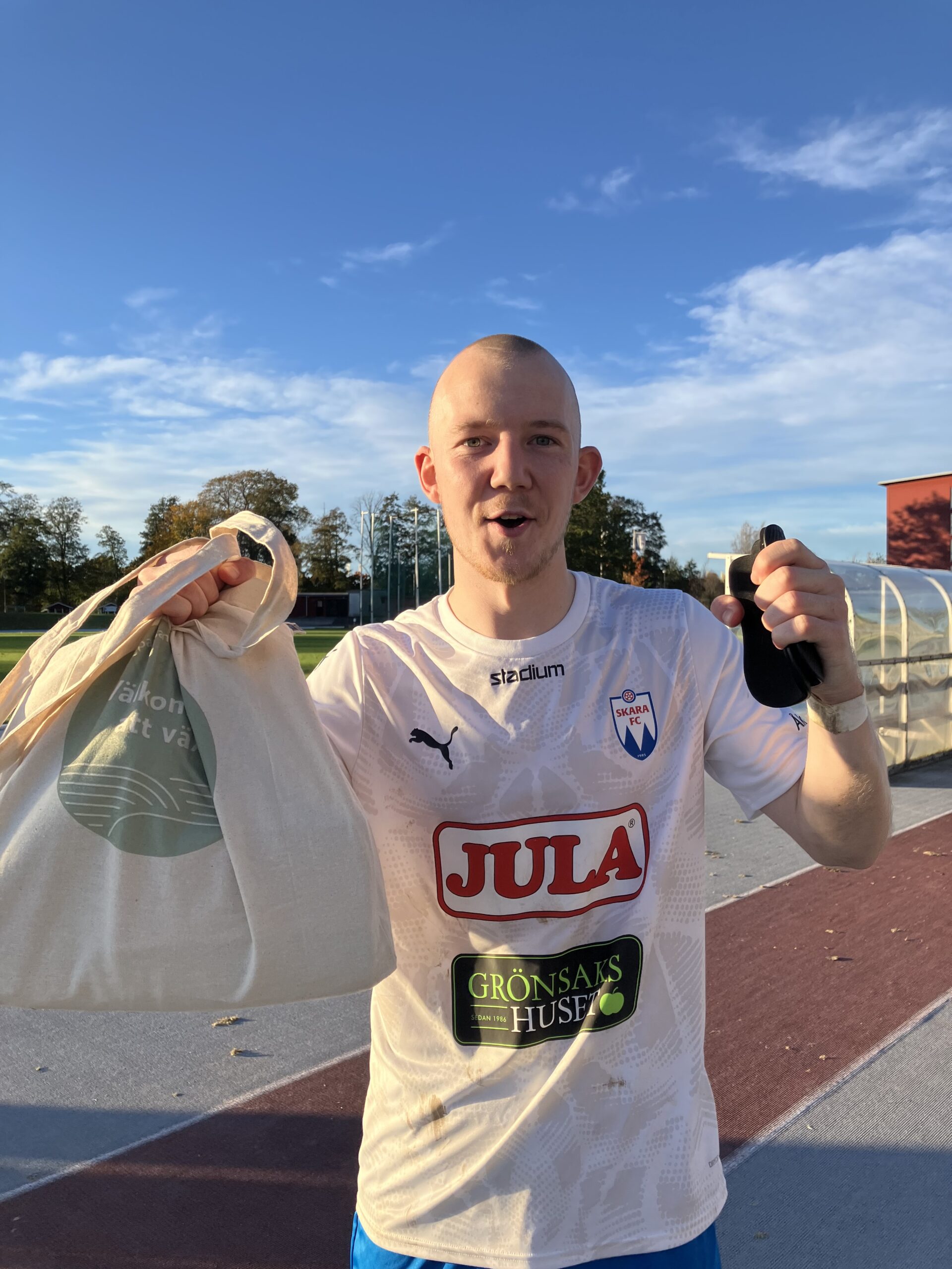 Tre poäng till Skara FC. Nära att säkra nytt kontrakt.